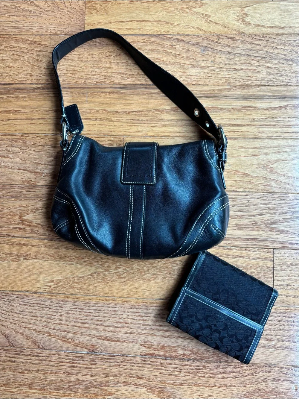 Vintage Coach Soho Buckle Shoulder Bag Black Contrast Stitching 10316 W/Wallet